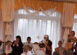 В Україні з краю в край ходить Святий Миколай…